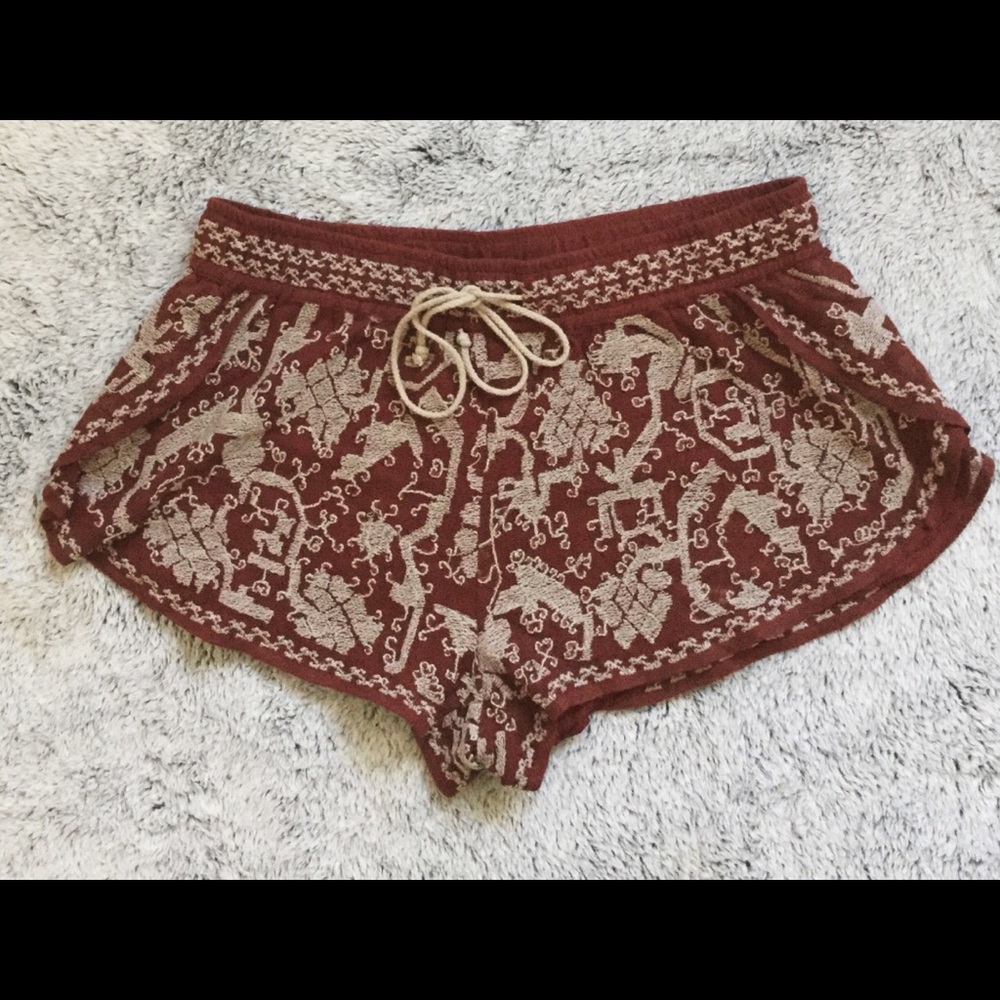 Ecote Embroidered Tulip Shorts